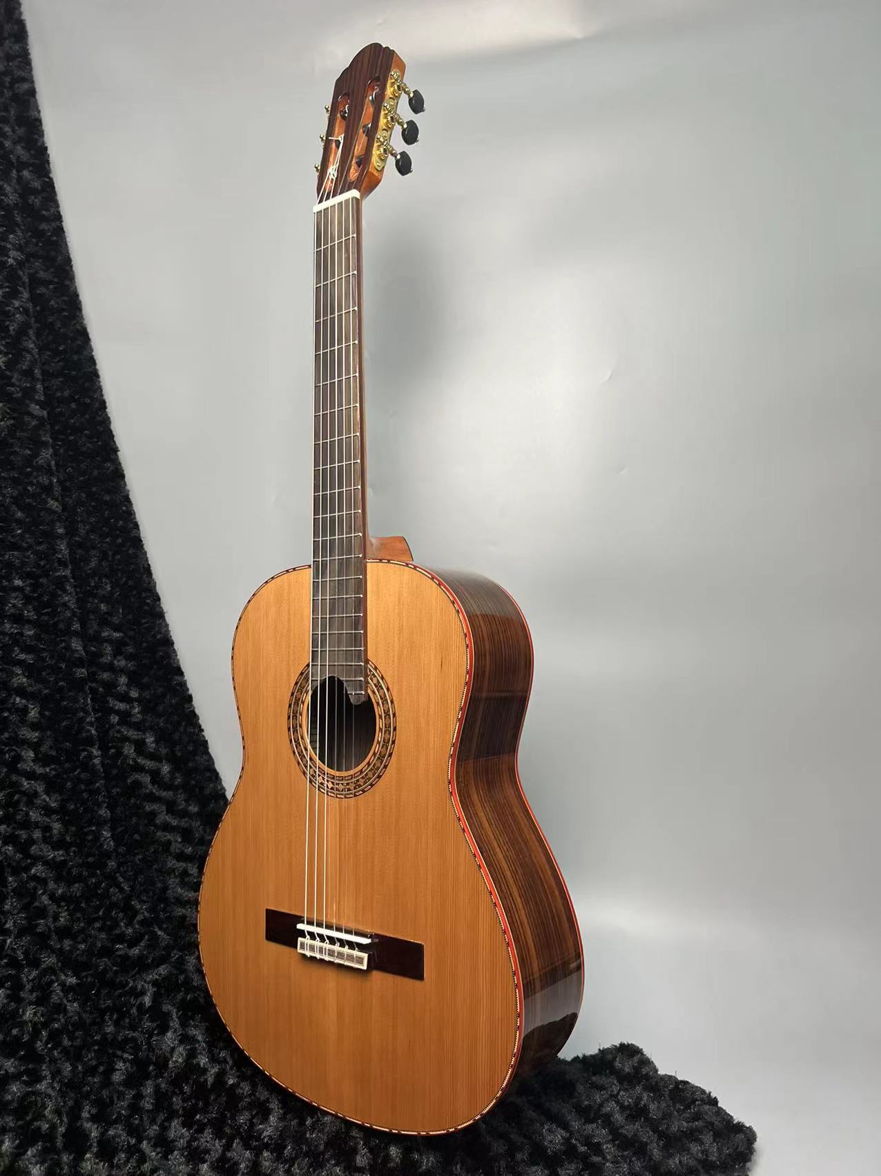 Title 2, 36 inch Classical guitar with Nylon string 580m...