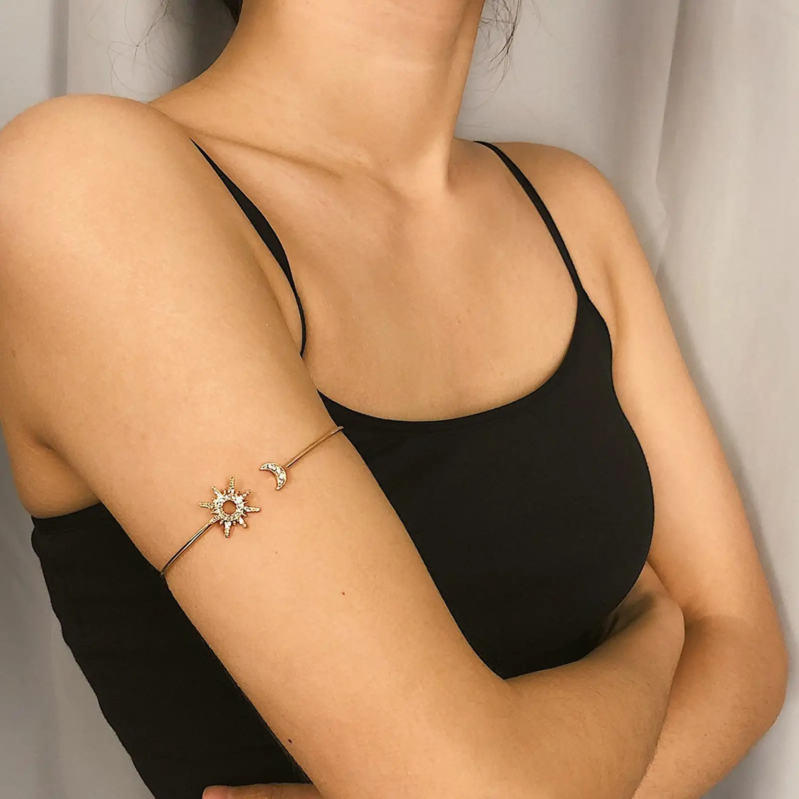 Adjustable Women Arm Bracelet Sun Moon Arm Chain Decorative Minimalist Retro Armband for Summer Thanksgiving Graduation Sister