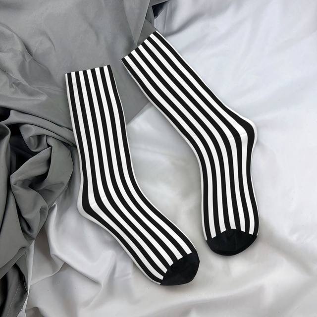 Calcetines De Hombre Rayas Verticales Blancas Y Negras Harajuku Medias De  Alta Calidad Durante Toda La Temporada Para El Cumpleaños De La Mujer Del  Hombre De 8,23 €