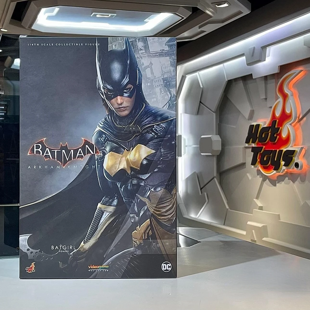 In Stock Hot Toys Vgm40 Batman Arkham Knight Batgirl Collectible Action  Figure Toys - Action Figures - AliExpress