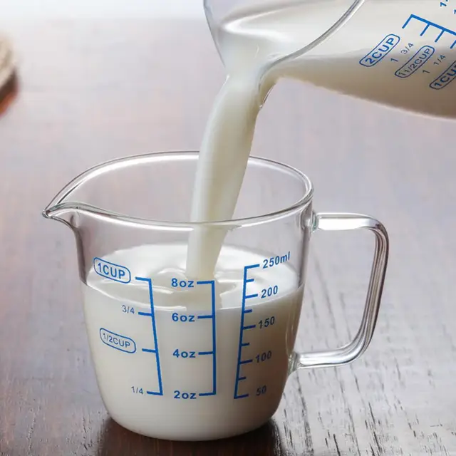 Lindas jarras de espuma de leche, taza medidora para el hogar con báscula,  calefacción por microondas con tapa, taza de agua de leche para desayuno