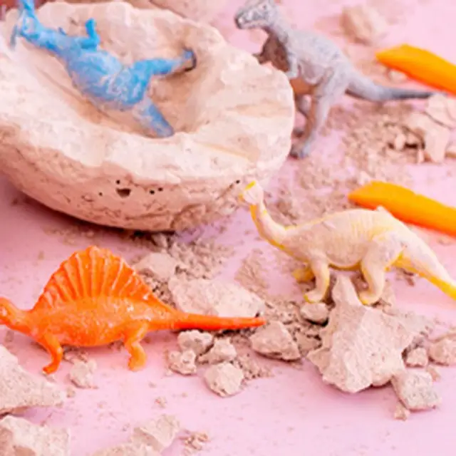 Brinquedo de dinossauro sintonizado com ovo de dinossauro, kit de  brinquedos diy para quebrar ovos de arqueologia - AliExpress