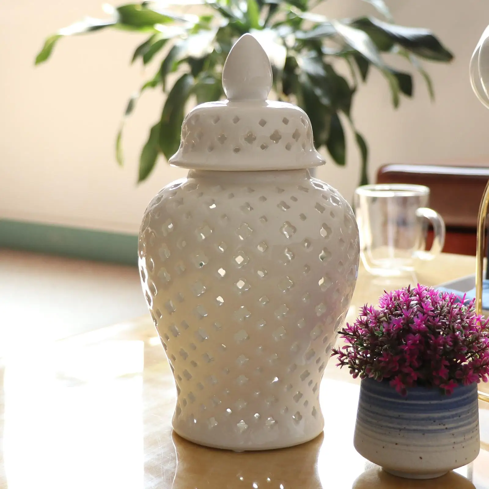 Porcelain Jar Vase with Lid Lantern Lattice Ginger Jar for Decoration Gift Display