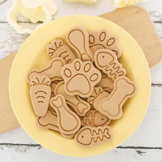 Dog Cookie Cutter For Paw Print Cookies – Confection Couture Stencils