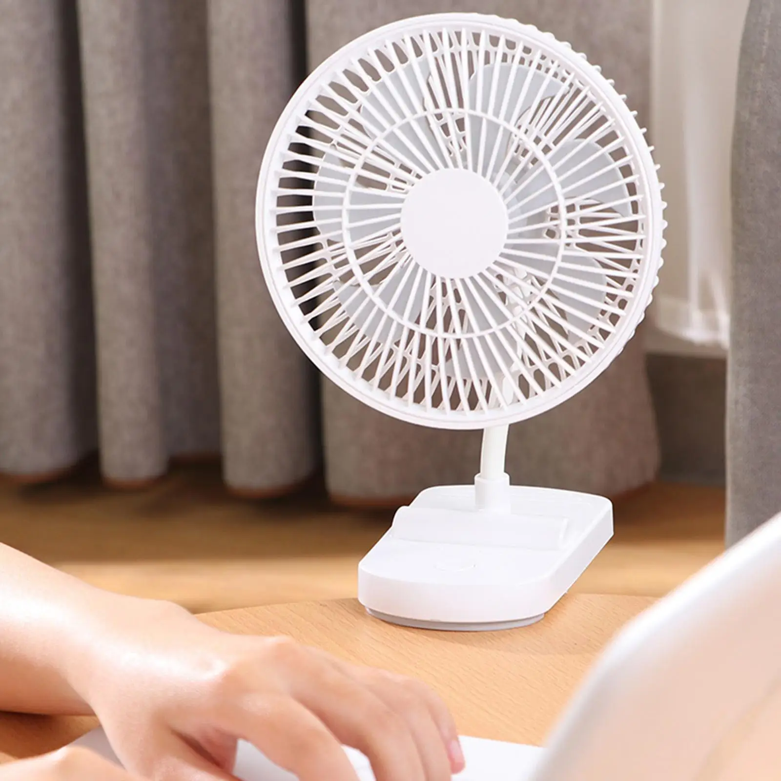 Desk Mini USB Fan Clip-on Portable Table Fan for Office Bedroom Strong Wind Quiet Cooler Four Gears Adjustable