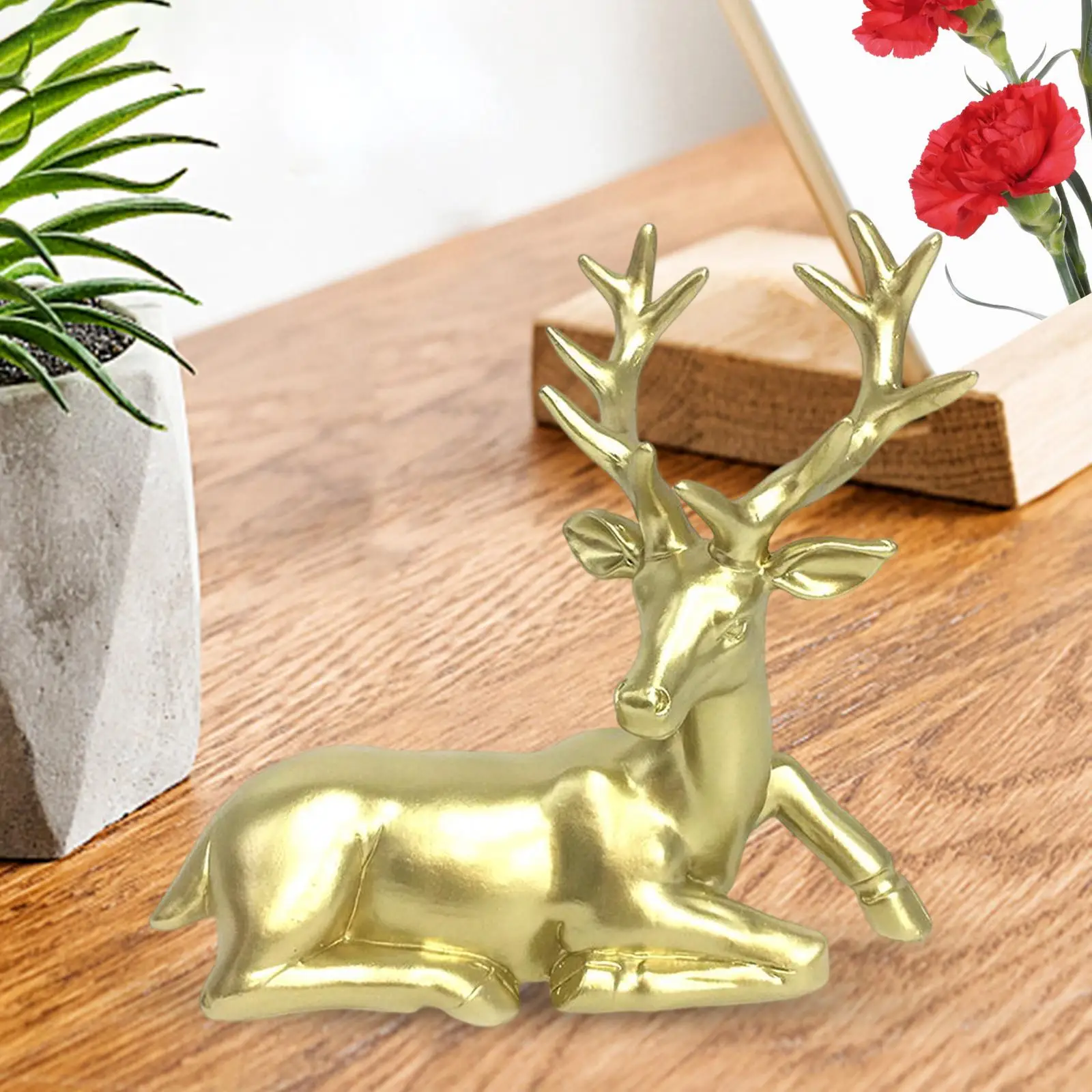 Modern Deer Statue Animal Sculpture Resin Reindeer Figurine Artwork Craft Ornament for Home Desktop Cabinet Wedding Decor