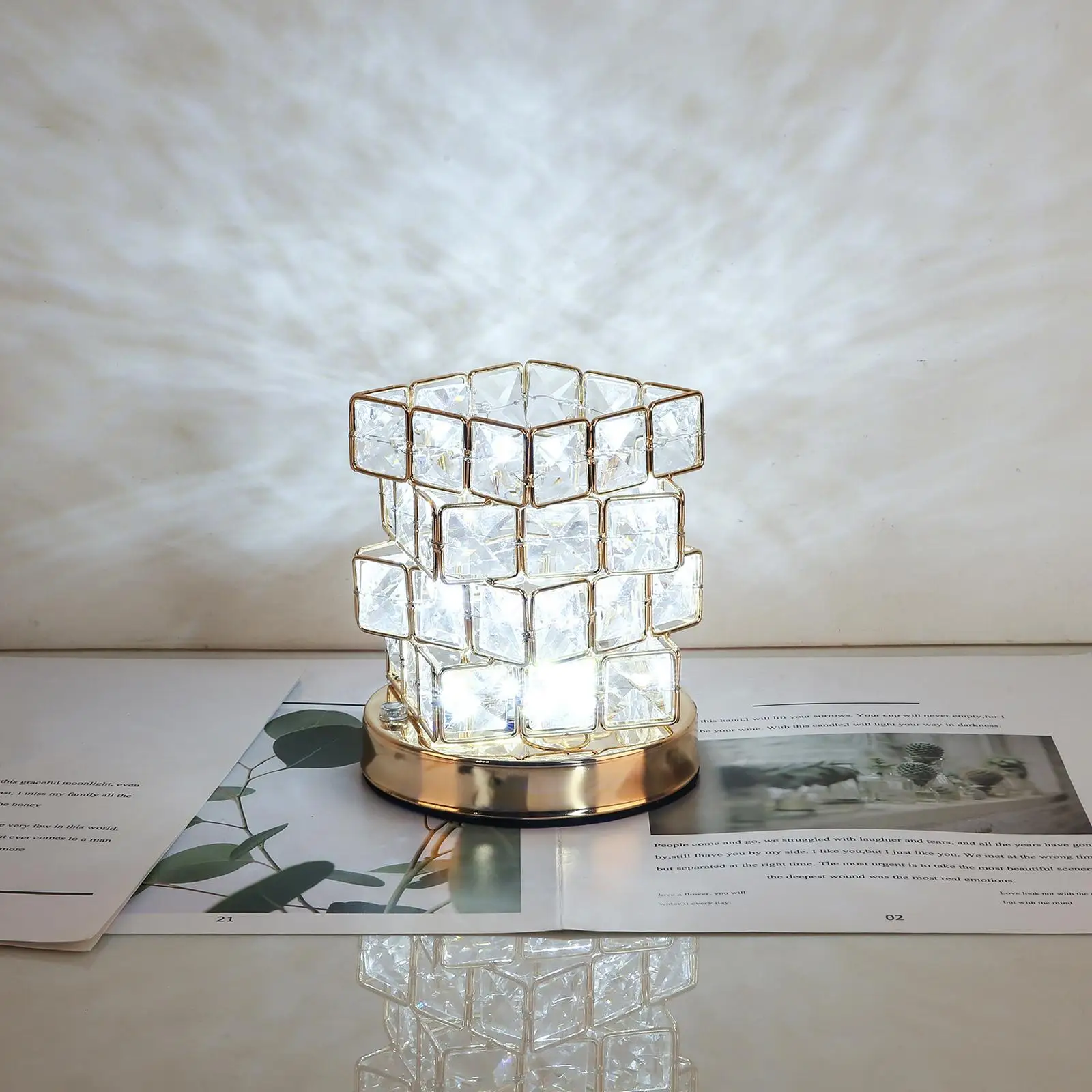 Modern Table Lamp Desk Decorative Romantic Light Luxury Night Light for Home Decoration Bedroom