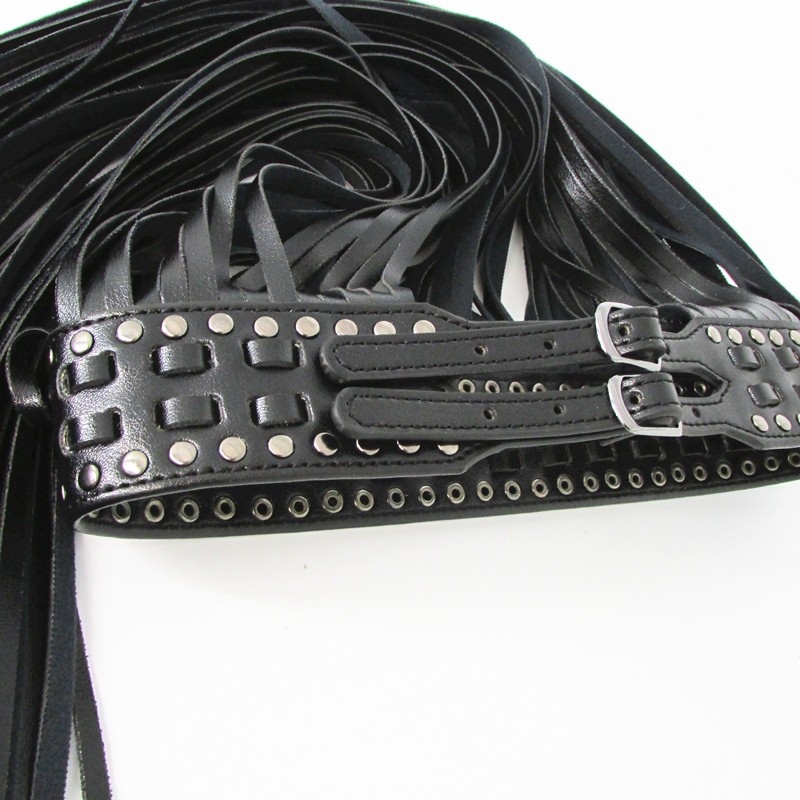 Fantastischer langer Fransengürtel aus schwarzem Leder, Designer-Gürtel für Damen, lange Quasten, Dornschließe, Korsettgürtel. Spot im Trend! BG-006 – Detail 2