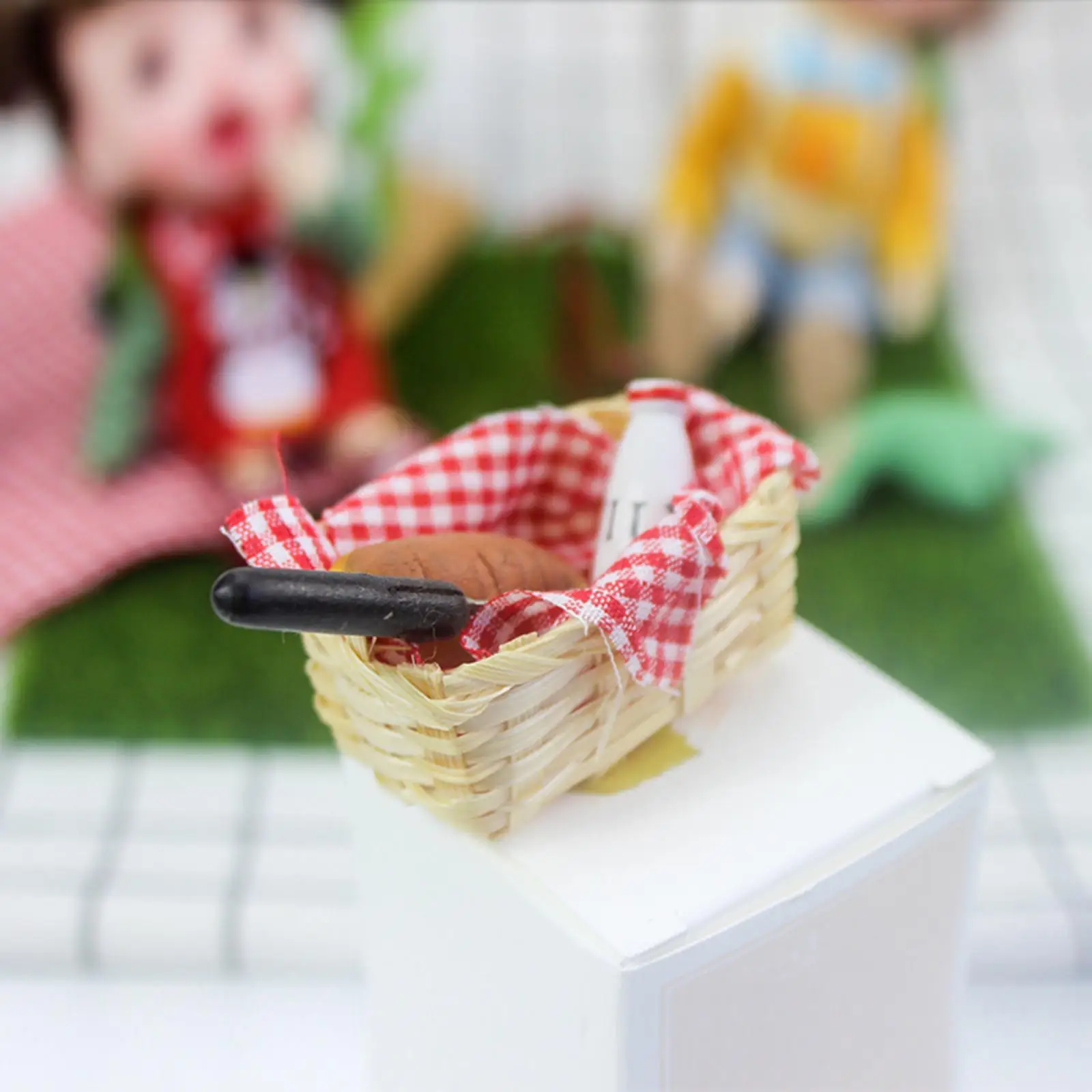 1/12 Miniature Bread Basket Tiny Food Dollhouse Decoration Accessories Picnic Basket for Dining Table Resaurant Decoration