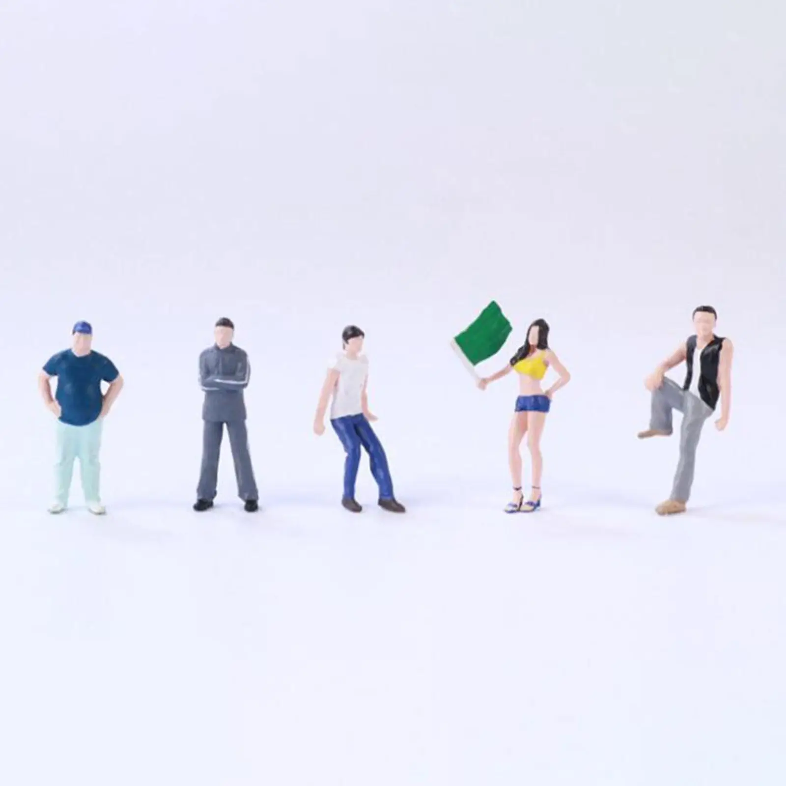 5 Pieces 1/64 Scale People Figure Set for Miniature Scene Micro Landscape