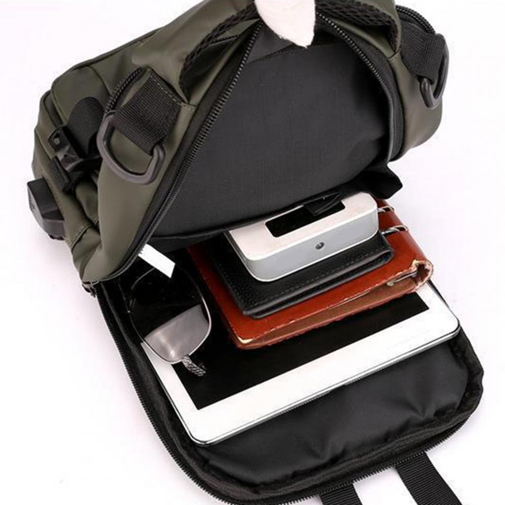 Title 22, Brusttasche mit USB-Ladeanschluss, Outdoor-Kreu...