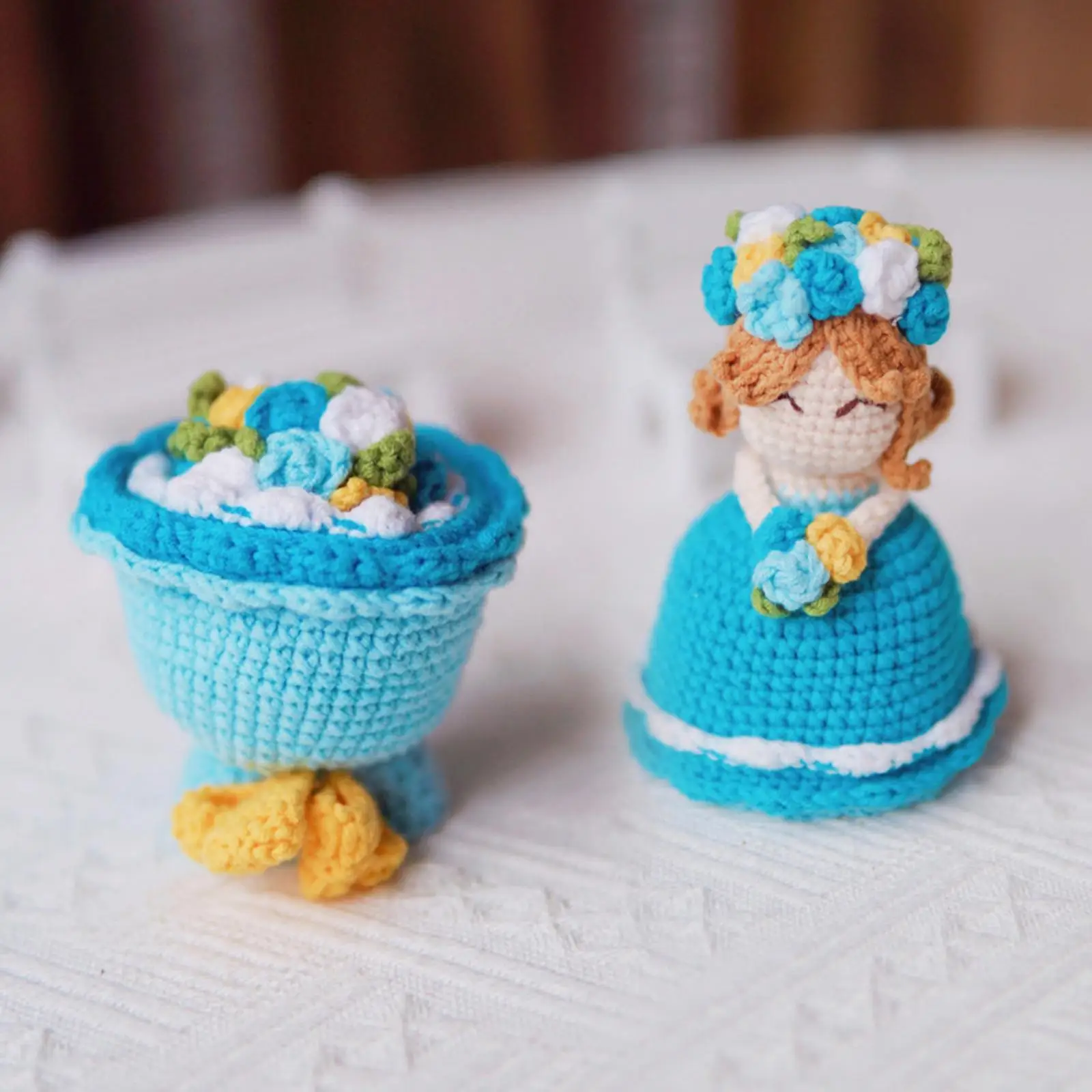 Lovely Soft Knit Toy Table Centerpieces Crochet Stuffed Bride Doll Knitted Crochet Bouquet for Women Girlfriend Birthday Gifts