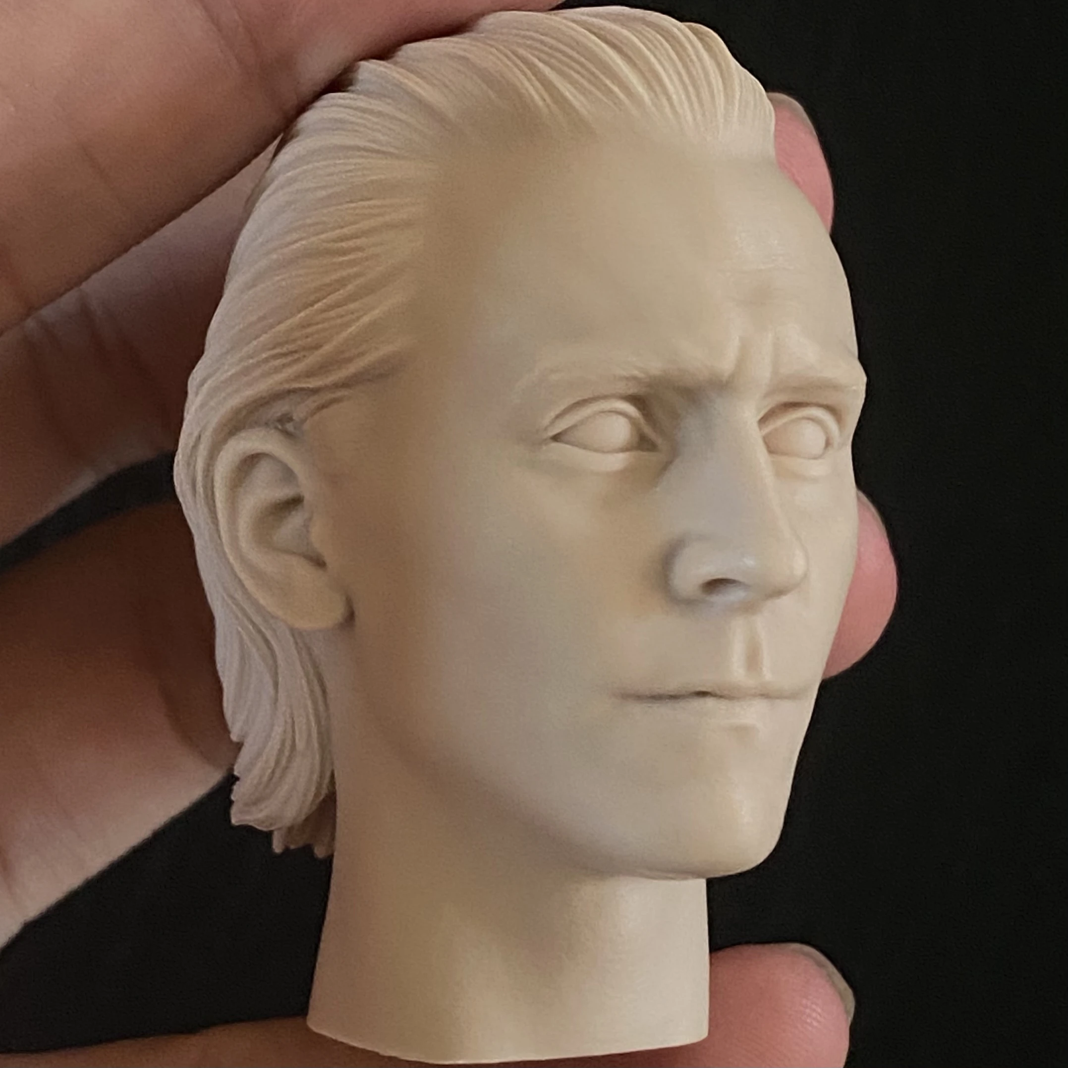 Modelo Esculpido, Tom Hiddleston, 1: 6,50mm