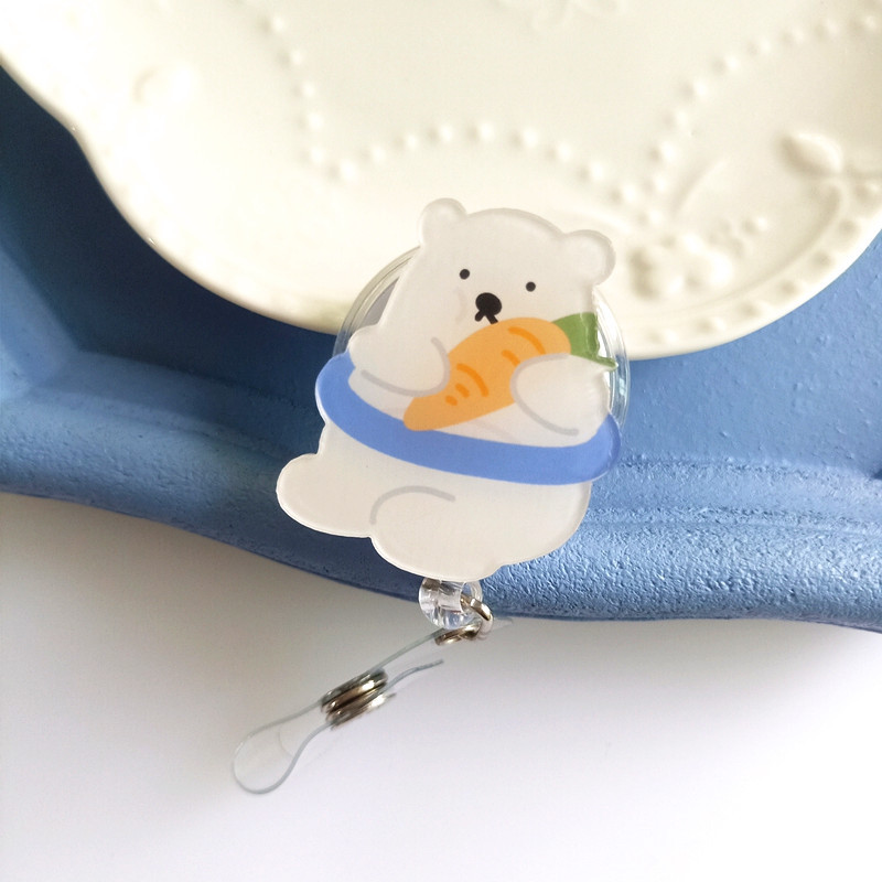 Neues Design, 1-teilig, ausziehbare Krankenschwester-Abzeichenrolle aus Acryl, niedlicher Anime-Häschenbär, Studenten-Namensschild, Ausweishalter, Schlüsselanhänger, Umhängeband – Detail 15