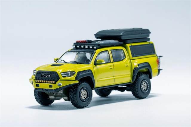 Gcd 1:64 Toyota Tacoma Camping Edition /red Die-cast Car Model