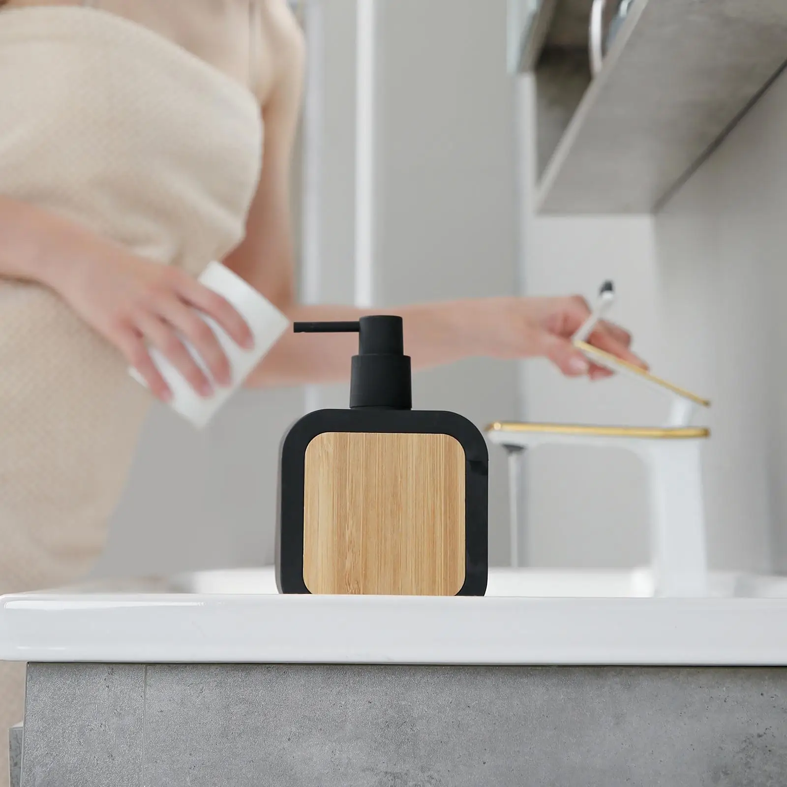 390ml Liquid Soap Dispenser Empty Kitchen Countertop Bathroom Multipurpose for Bath Cream Makeup Liquid Hand Soap Shower Shampoo