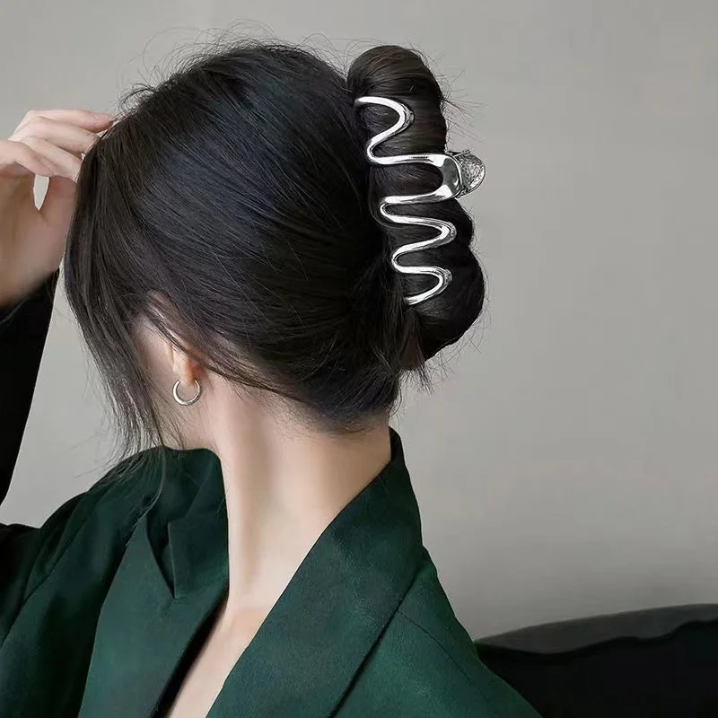 Punk Einfache Vintage Gold Silber Metall Große Haar Krallen für Frauen Zubehör Shark Fänge Clips Haarnadel Kopfbedeckungen Neue 2023 – Detail 2