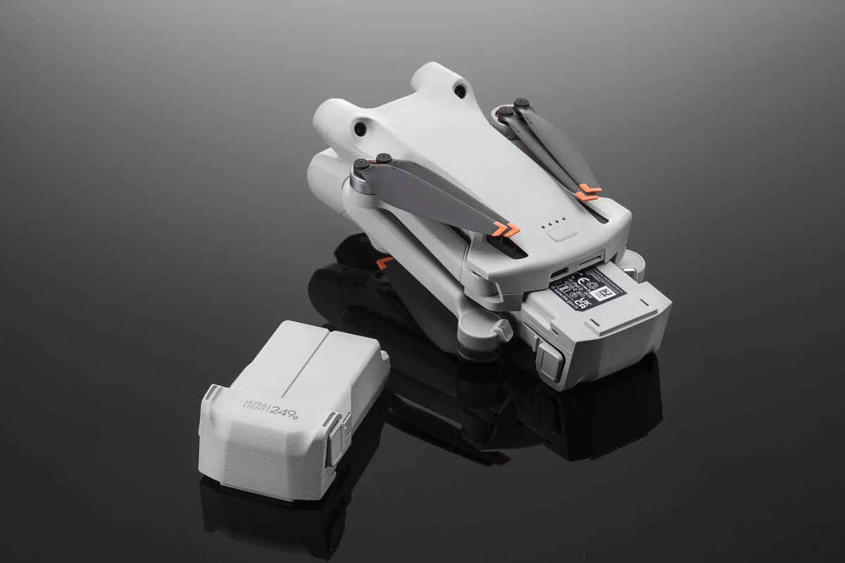 DJI Mini 3 Pro Battery, the Mini 3 Pro will exceed 249 grams when using the long-life intelligent flight battery 