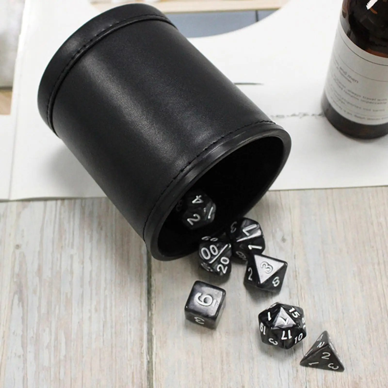 Protable Dice Cup Dice Game Supplies Professional Entertainment Leather Dice Box Dice Decider Dice Shaker for Club Bar Ktv Party