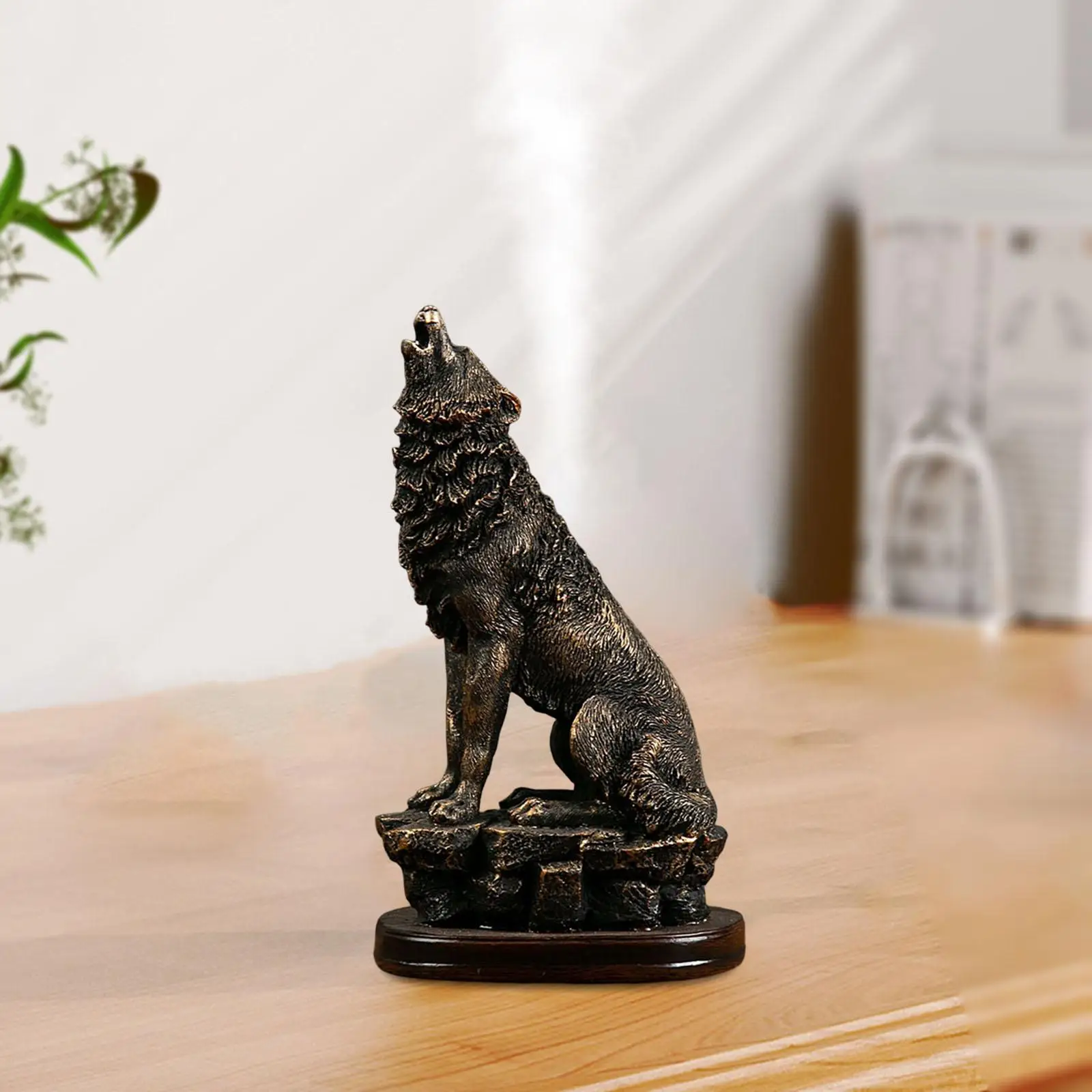 Wolf Figurine Creative Tabletop Resin Sculpture for Dining Room Decor Cabinet