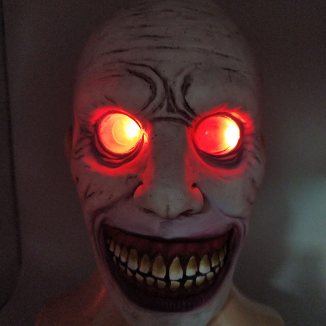 Halloween demônio assustador rosto cosplay máscara demônio sorriso máscara  cara branca com branco máscara de olho exorcista açougueiro assustador  horror máscara - AliExpress