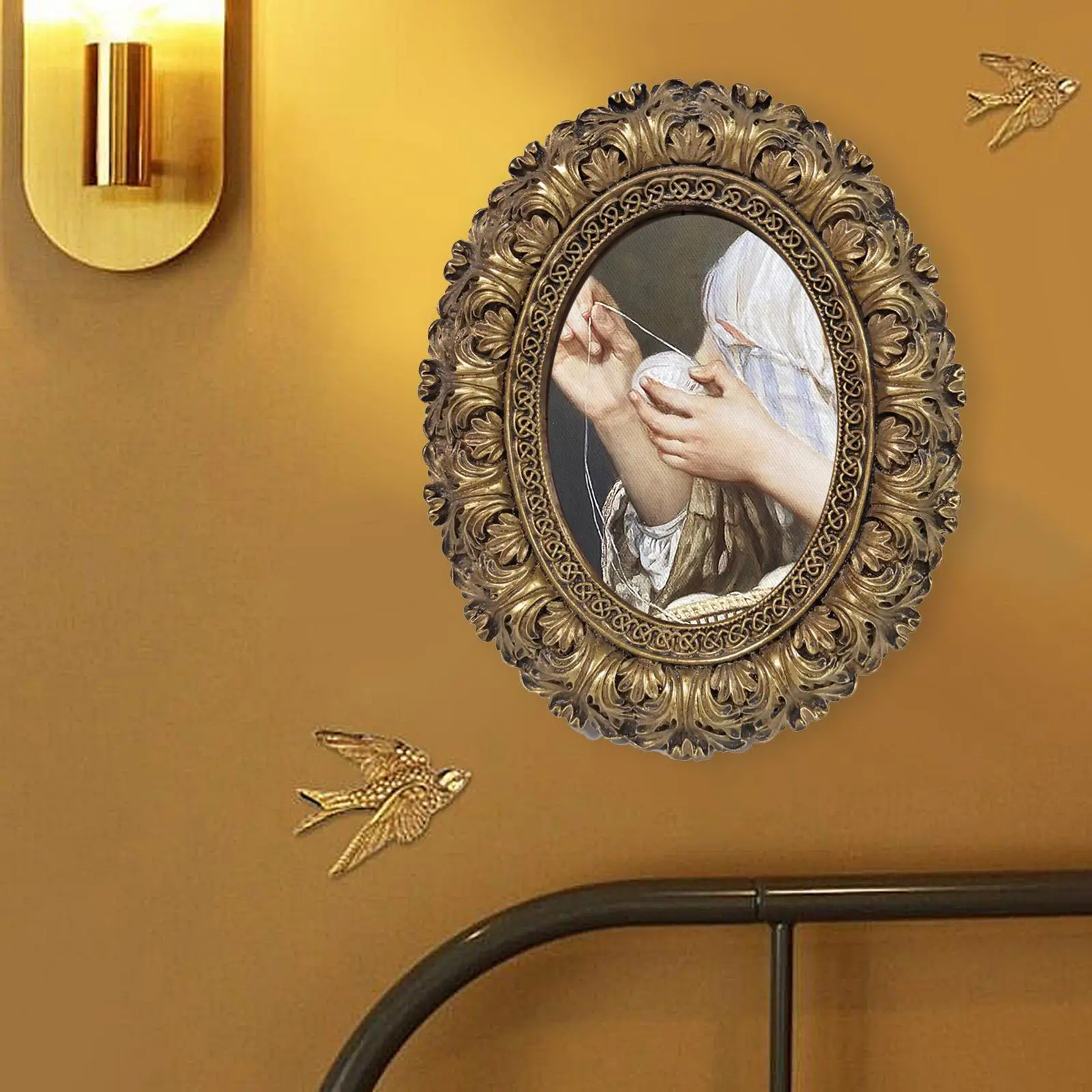 Nordic Style Picture Photo Frame Hanging Desktop Resin Display Oval Photo Frame for Restaurant Ornament Dining Room Gallery