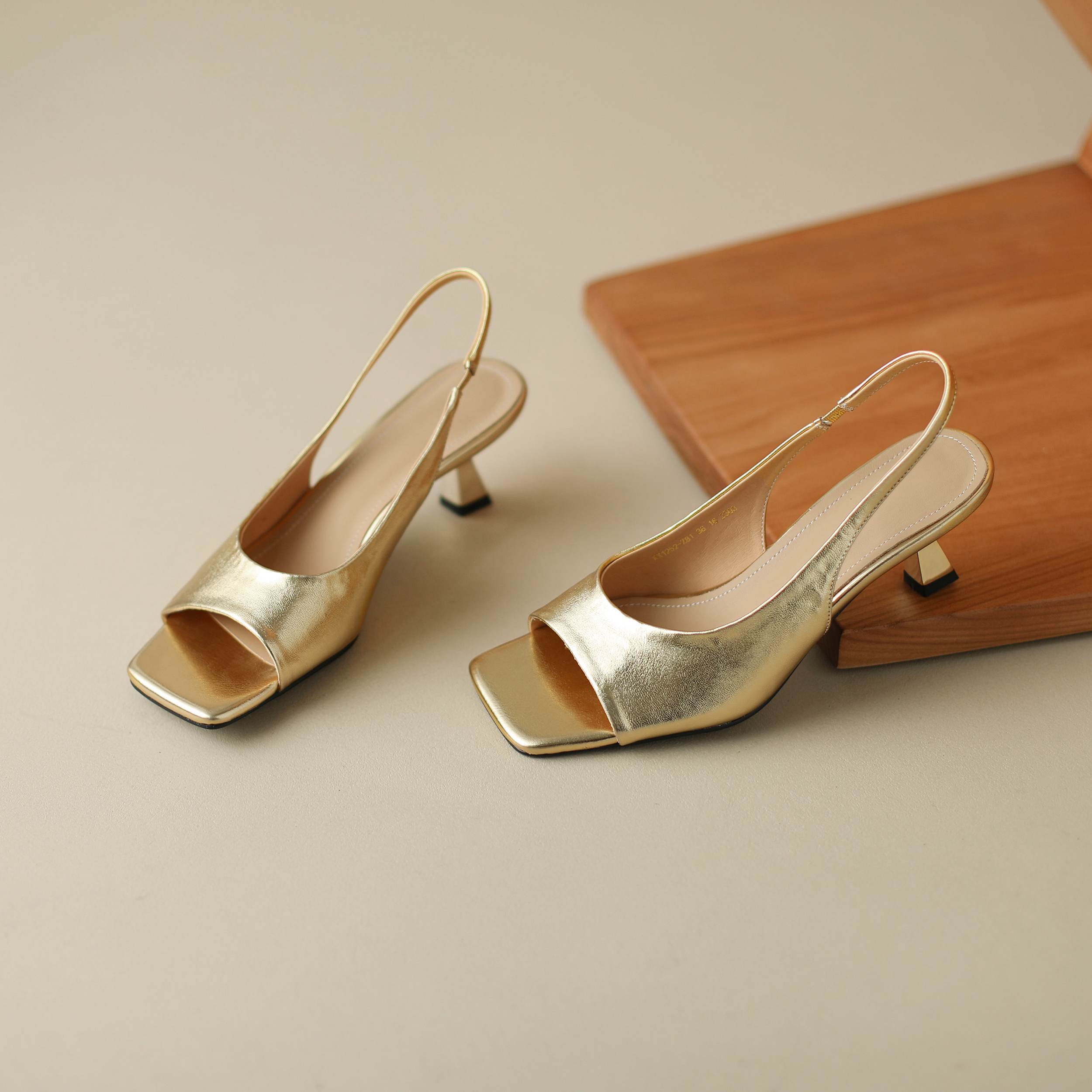 Krazing Pot Cow Leather Slip On Slingback Silver Color Peep Toe Summer Shoes Preppy Style Gorgeous Thin High Heels Sandals Women