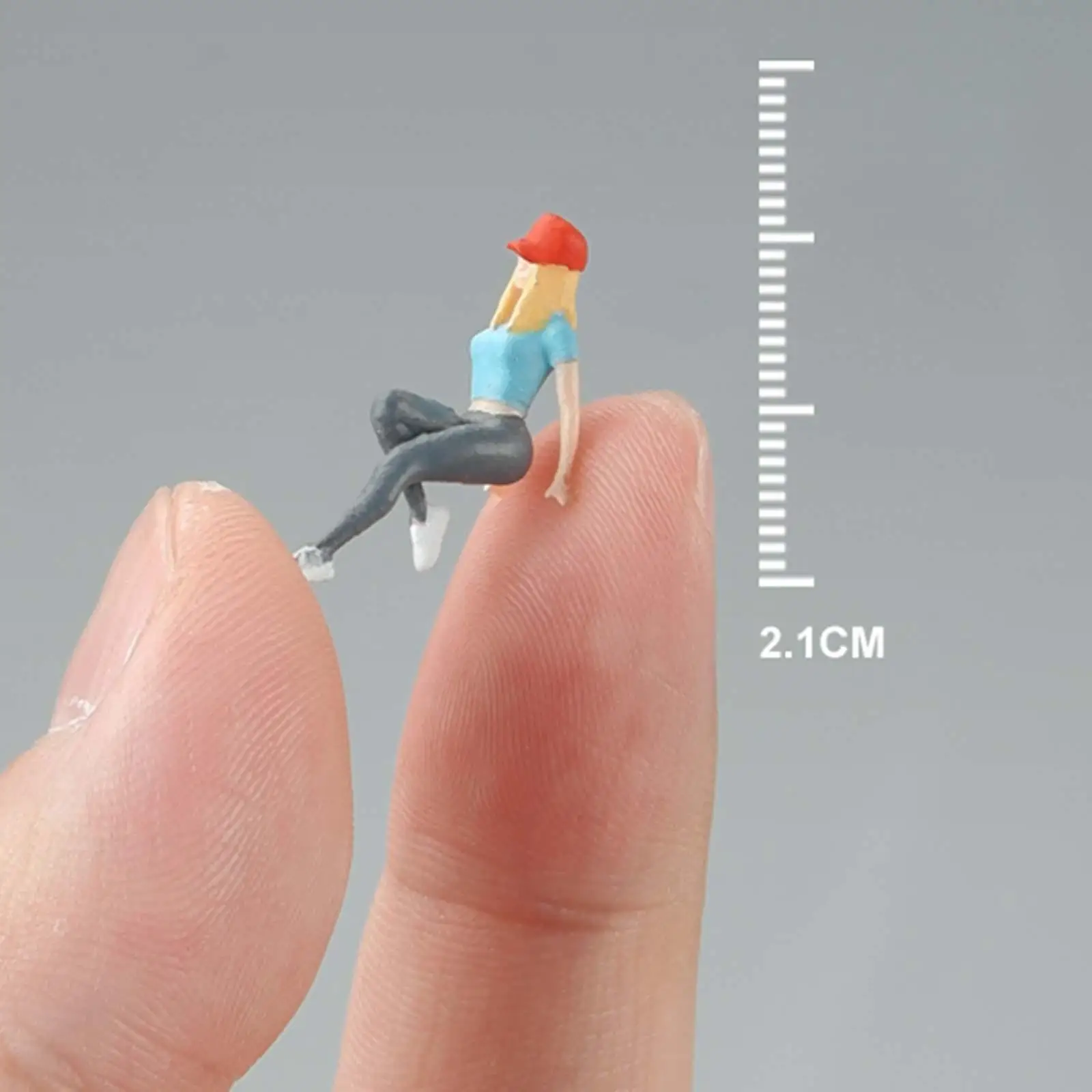 1:64 Girl Figure Hand Painted Character Model People Figurines Simulated Girl Figures for Miniature Scene Architectural Building