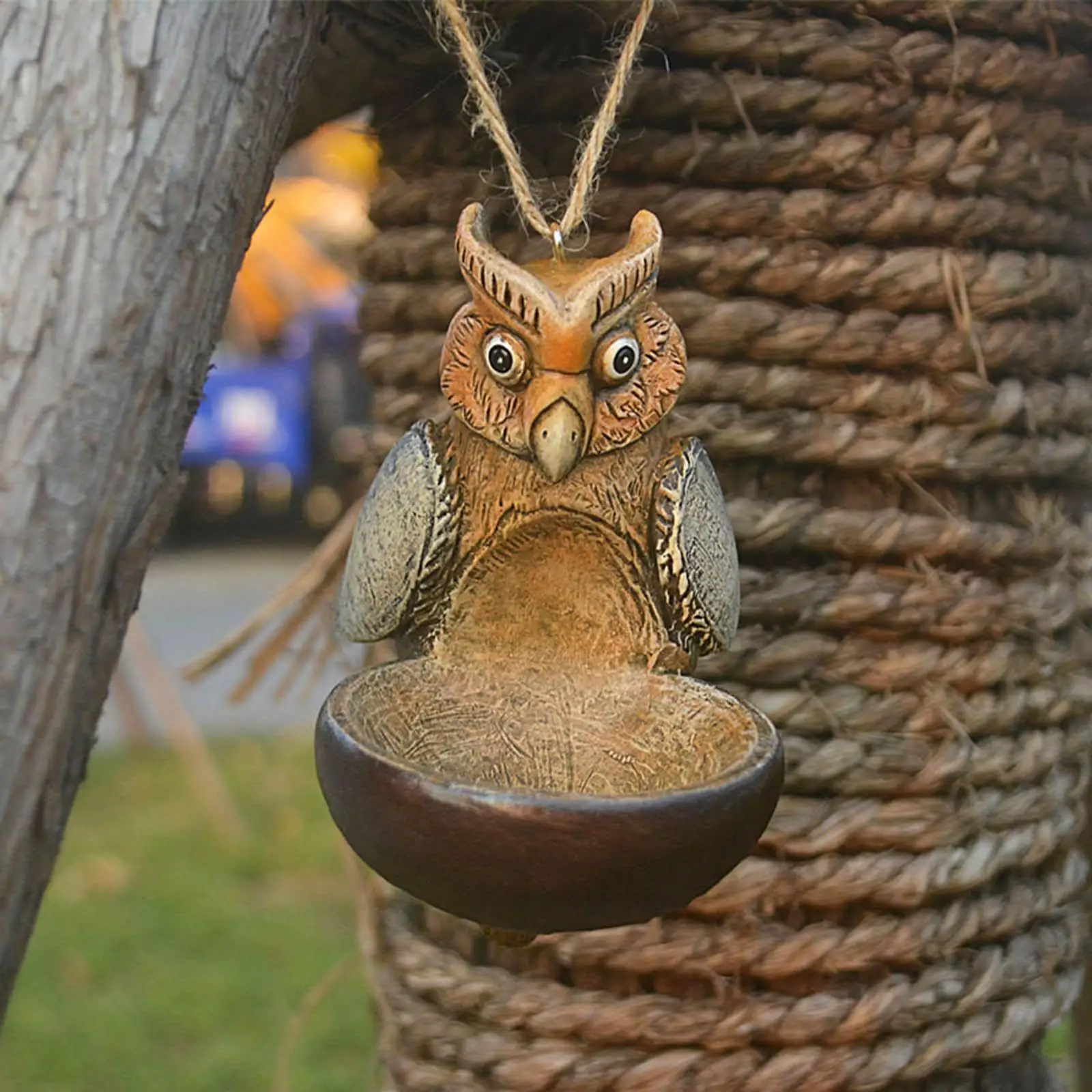 Resin Wild Bird Feeder Squirrel Proof Hanging Wildlife Feeder with Rope Owl Feeder for Patio Backyard Outdoor Garden Decor