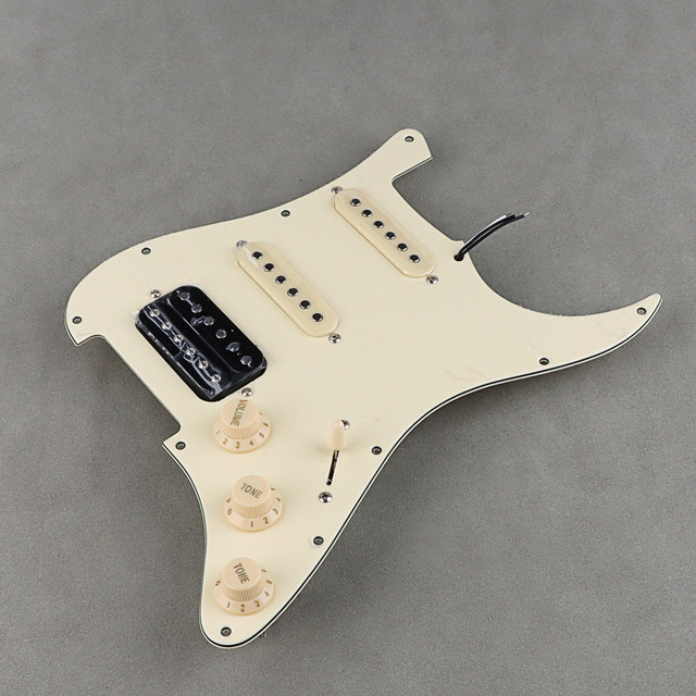 Fender Stratocaster Pre-Wired SSSピックガード Fender Stratocaster SSS 57/62 Prewired Pickguard Black/White/Black