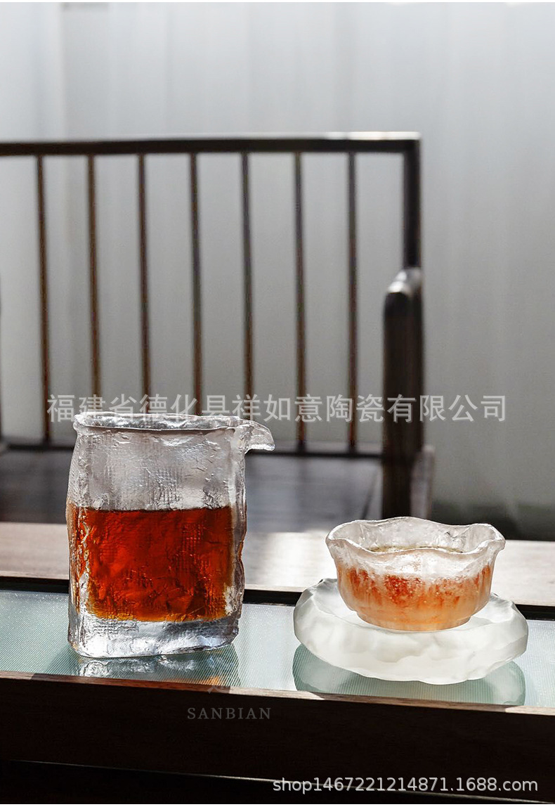 Frozen Burning-Tea pitcher_06.jpg