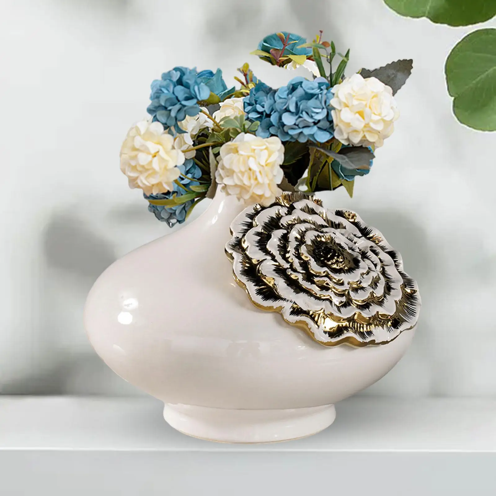 Flower Vase Modern Simple Vintage Elegant Ceramic Vase Flowerpot Tabletop Ornament for TV Cabinet Office Desk Coffee Table Gift