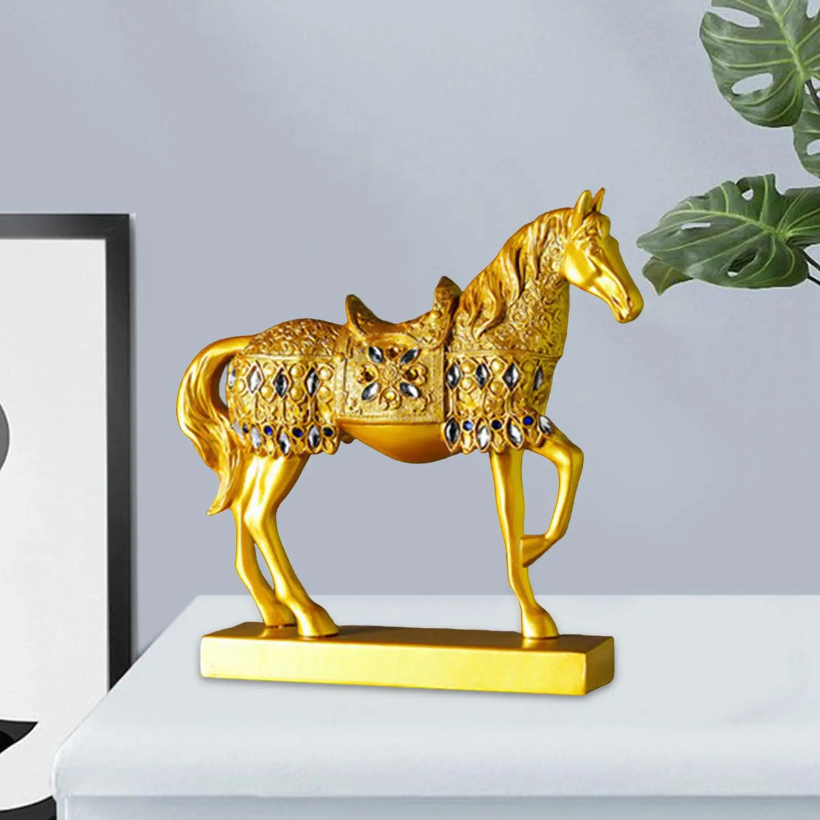 European  Statue Home Decor Accents Attract Luck and Wealth resin material art Horse Figurine for Wine Cabinet  Counter Decor