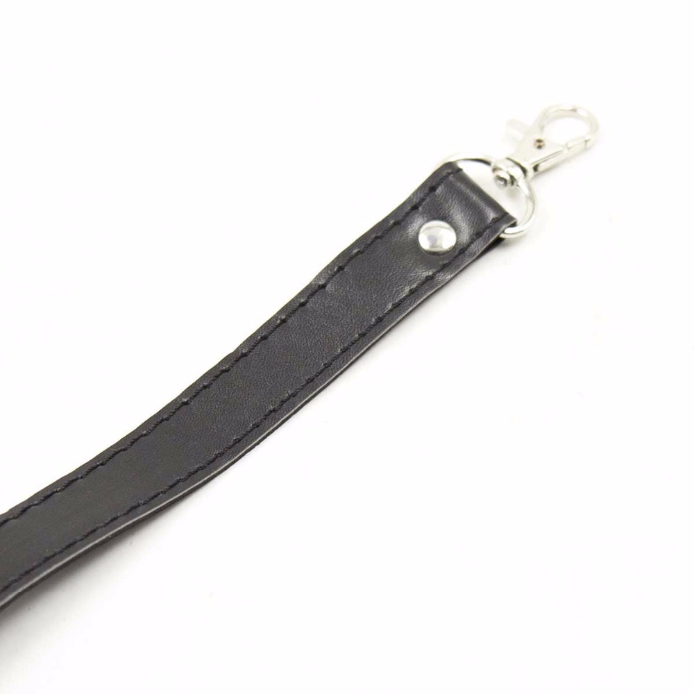 Collier et laisse bdsm pour couples jeu bondage cuir rose_voghion.com