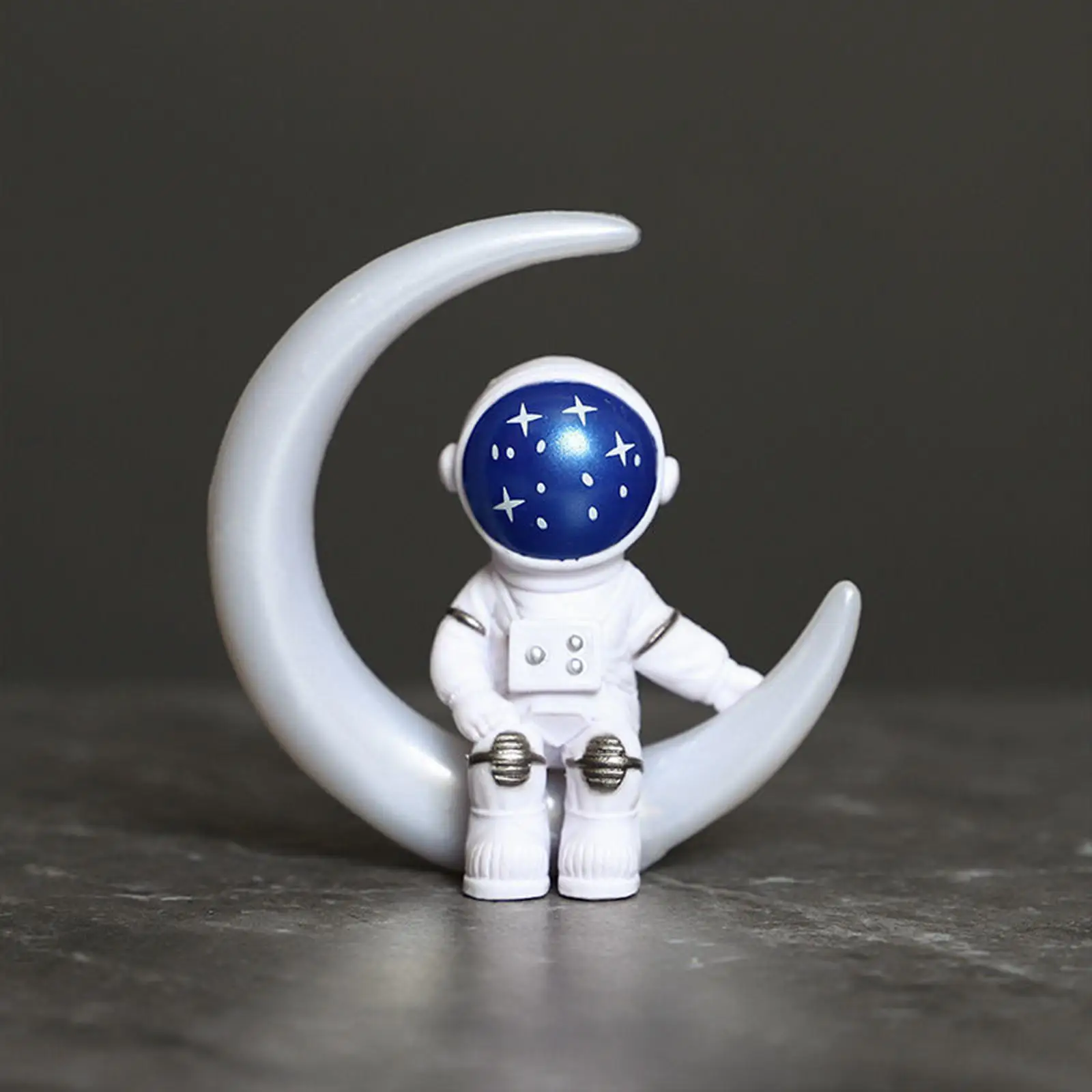 2 Pieces Astronaut Figurines Spaceman Statue Nordic Room Cabinet 