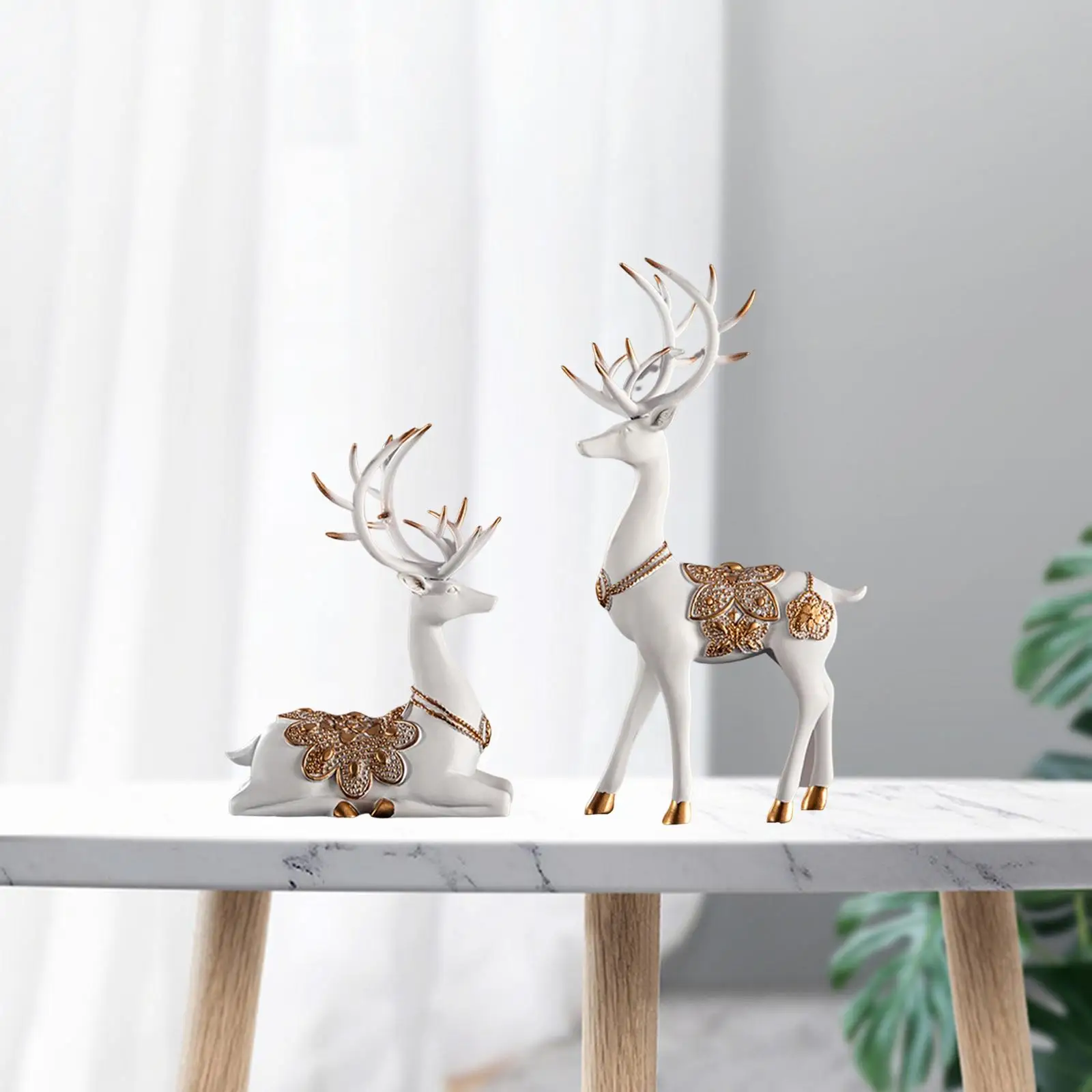 2Pcs Deer Figurines Decors Reindeer Sculptures Bookshelf Home Elk Statues