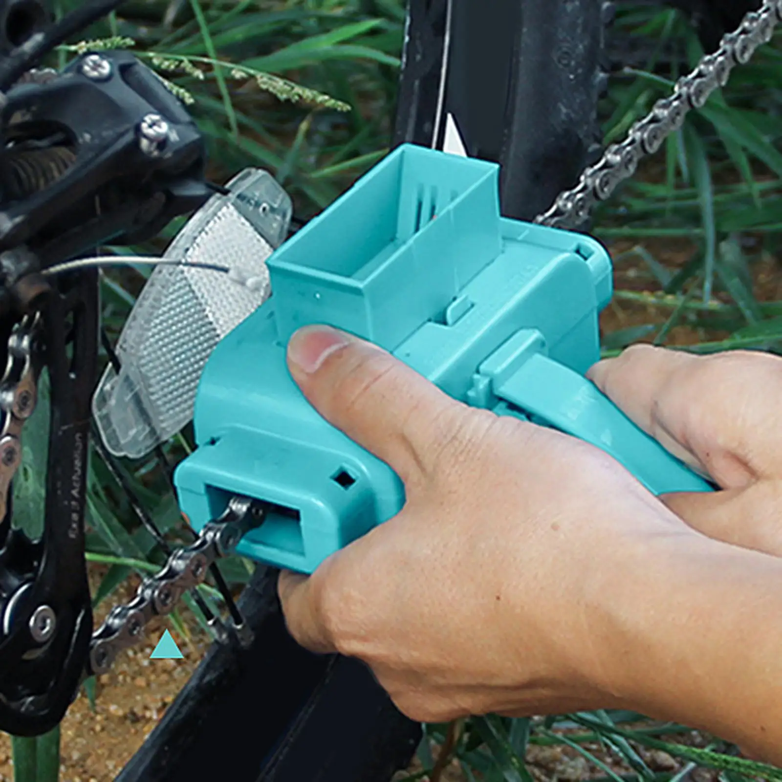  Bicycle Chain Cleaner for Mountain  Motorcycle Gear Sprockets