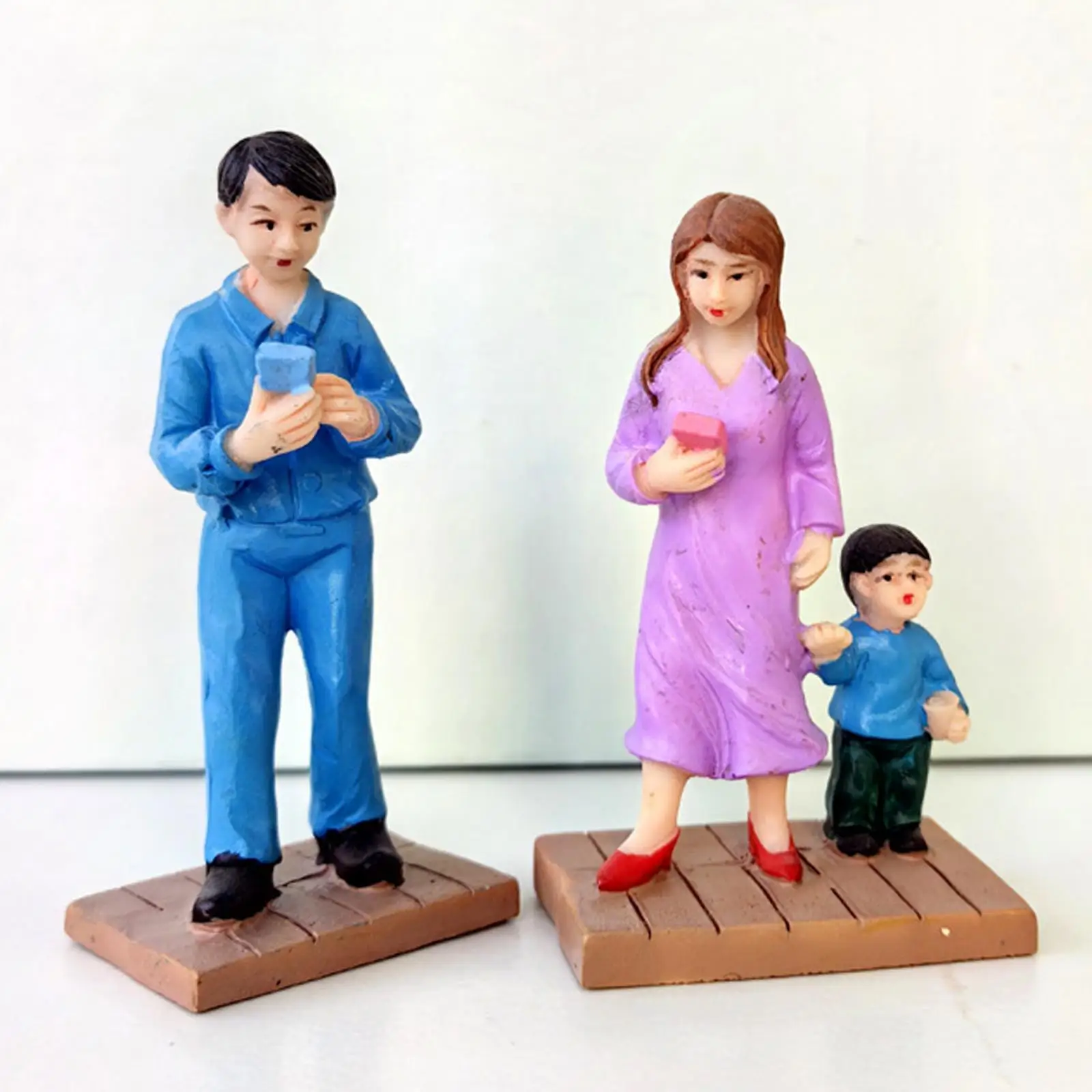 Miniature Family Figures Small Desk Sculpture People Painted Figures for Dollhouse