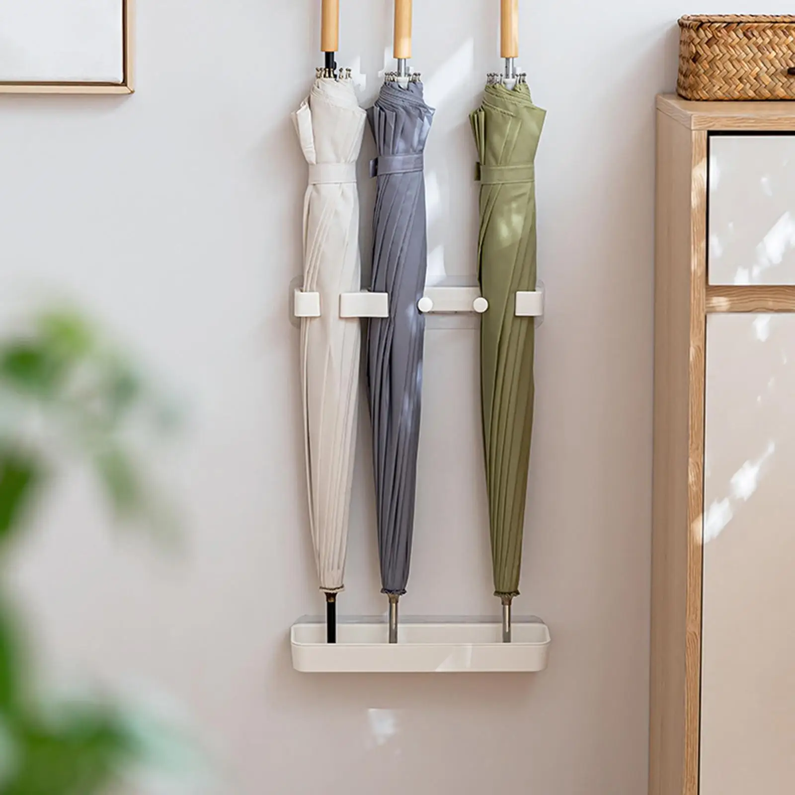 Wall Mounted Umbrella Rack Stand with Hooks Modern Umbrella Storage Holder with Water Tray for Indoor Entryway Hotel Foyer