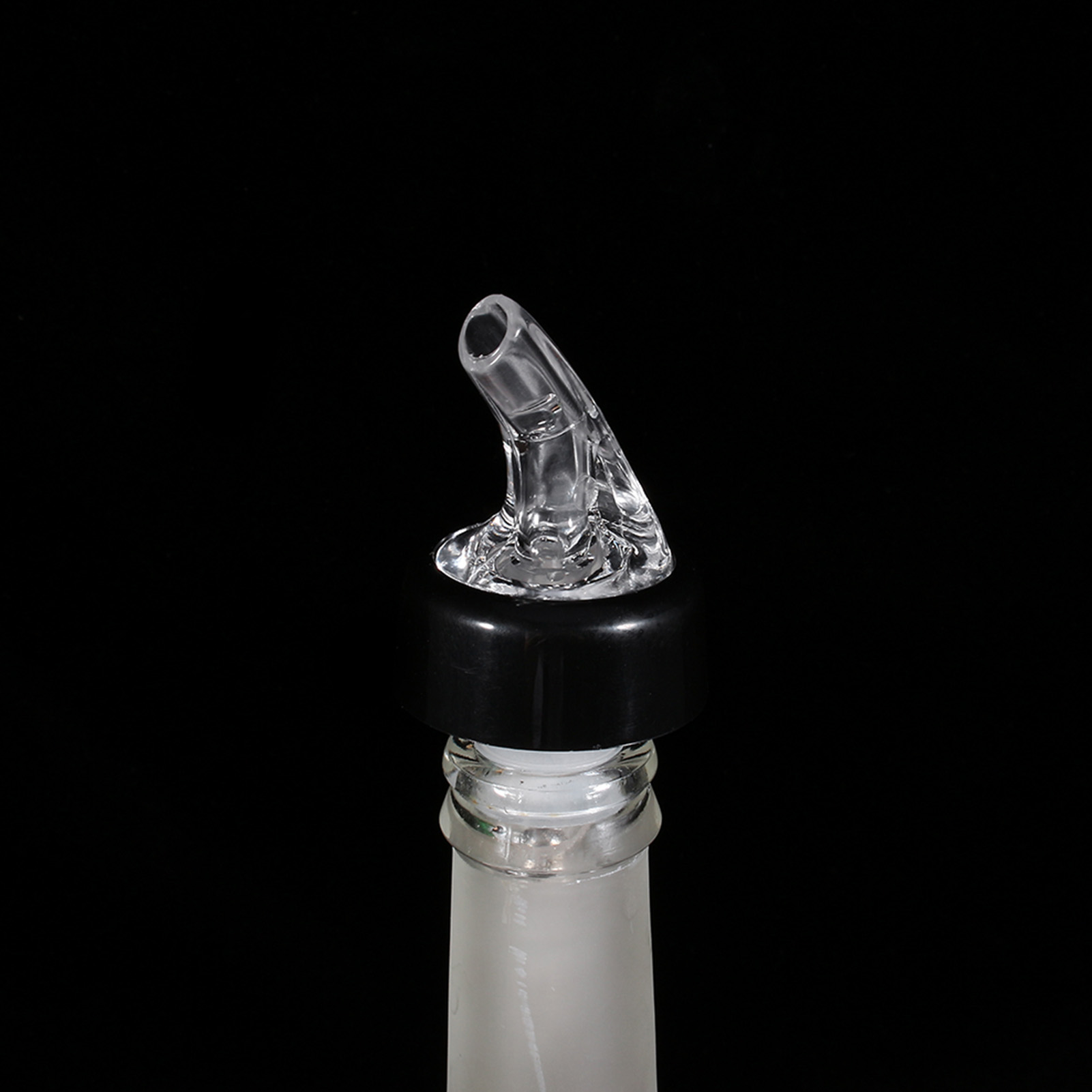 Description Picture 5 of item30/35/50ml Automatic Measured Bottle Pourer Measure Flow Pourer Liquor Spirit Nip Wine Cocktail Dispenser Tool Bar Wine Pourer