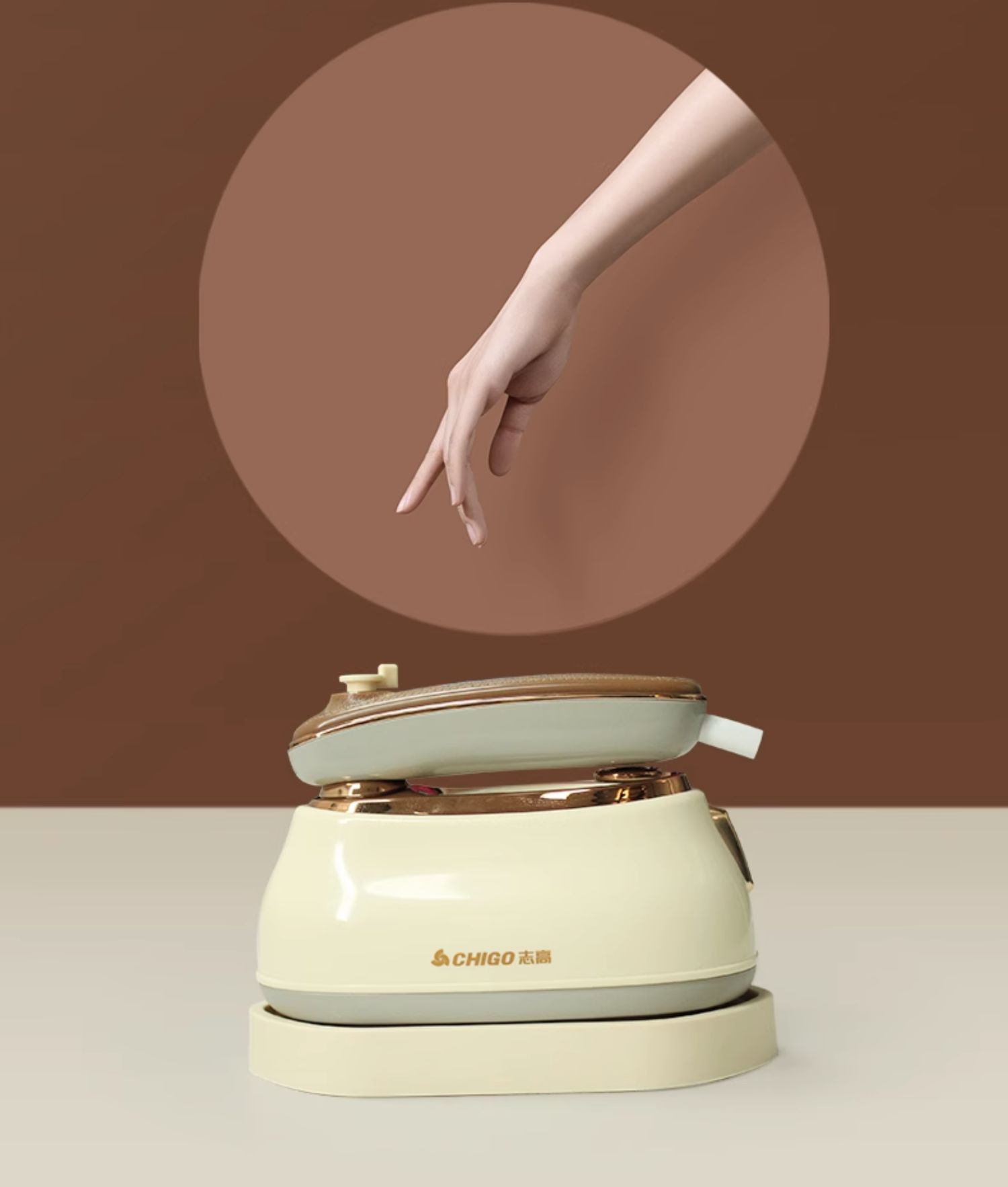 Description Picture 2 of item2023 New hanging ironing machine Household hand-held   Small travel portable steam electric iron  clothes