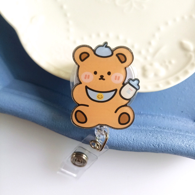 Neues Design, 1-teilig, ausziehbare Krankenschwester-Abzeichenrolle aus Acryl, niedlicher Anime-Häschenbär, Studenten-Namensschild, Ausweishalter, Schlüsselanhänger, Umhängeband – Detail 8