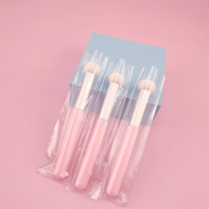 Description Picture 4 of item3pcs Mushroom Head Concealer Brush Sponge Head Dry and Wet Cover Dark Circles Under The Law of The Line No Brush Marks