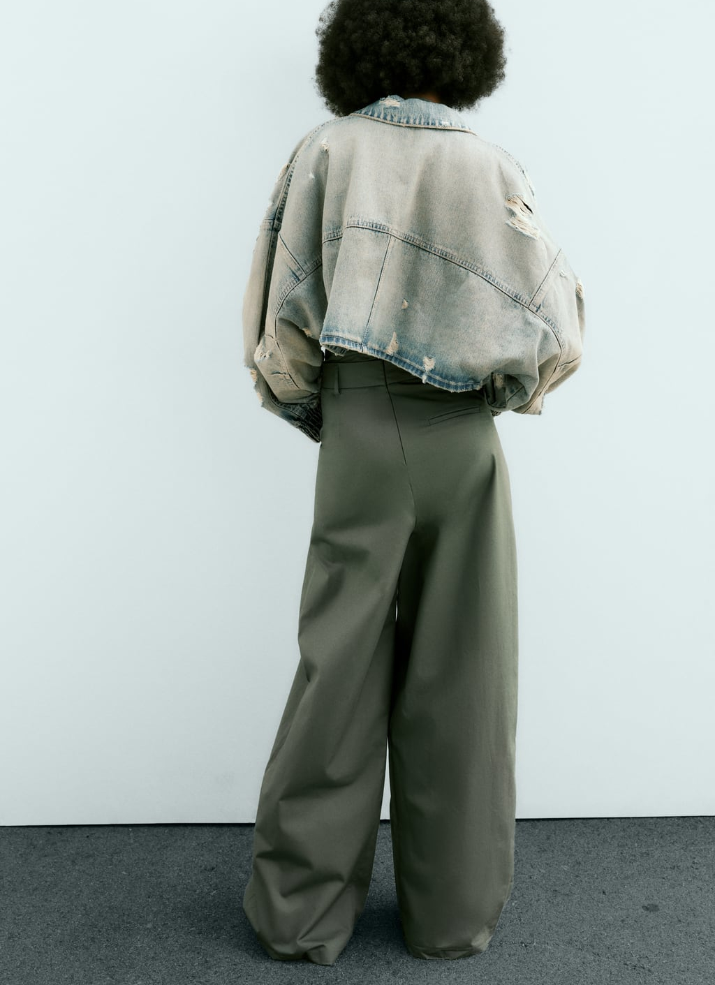Women's Ripped Crop Denim Jacket Autumn New Lapel Long Sleeves Dropped Shoulders Washed Effect Rips Zip Cropped Jacket_voghion.com