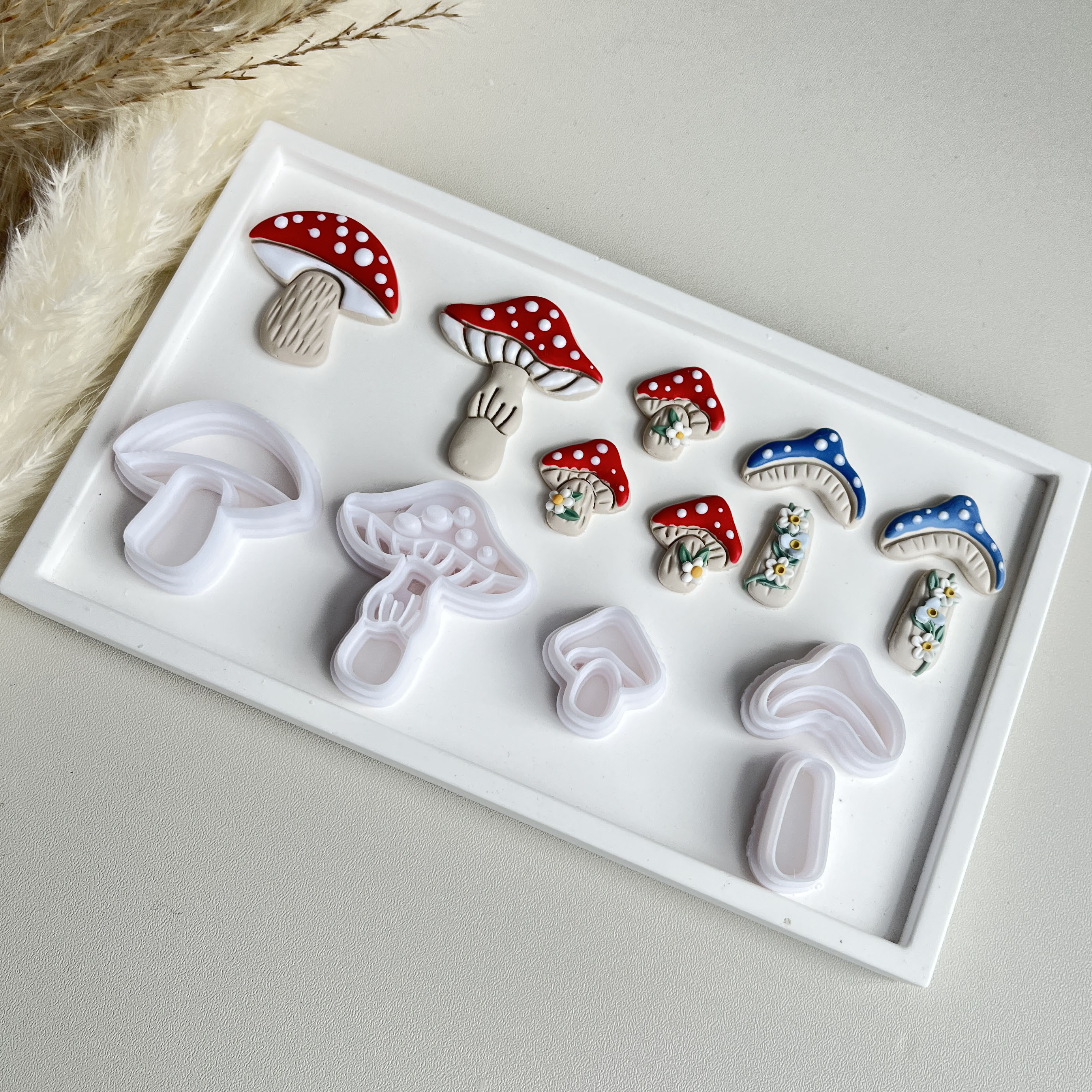 Description Picture 3 of itemCute Mushroom Shape Polymer Clay Cutters Clay Molds With Details For DIY Earrings Printed Pattern Decoration