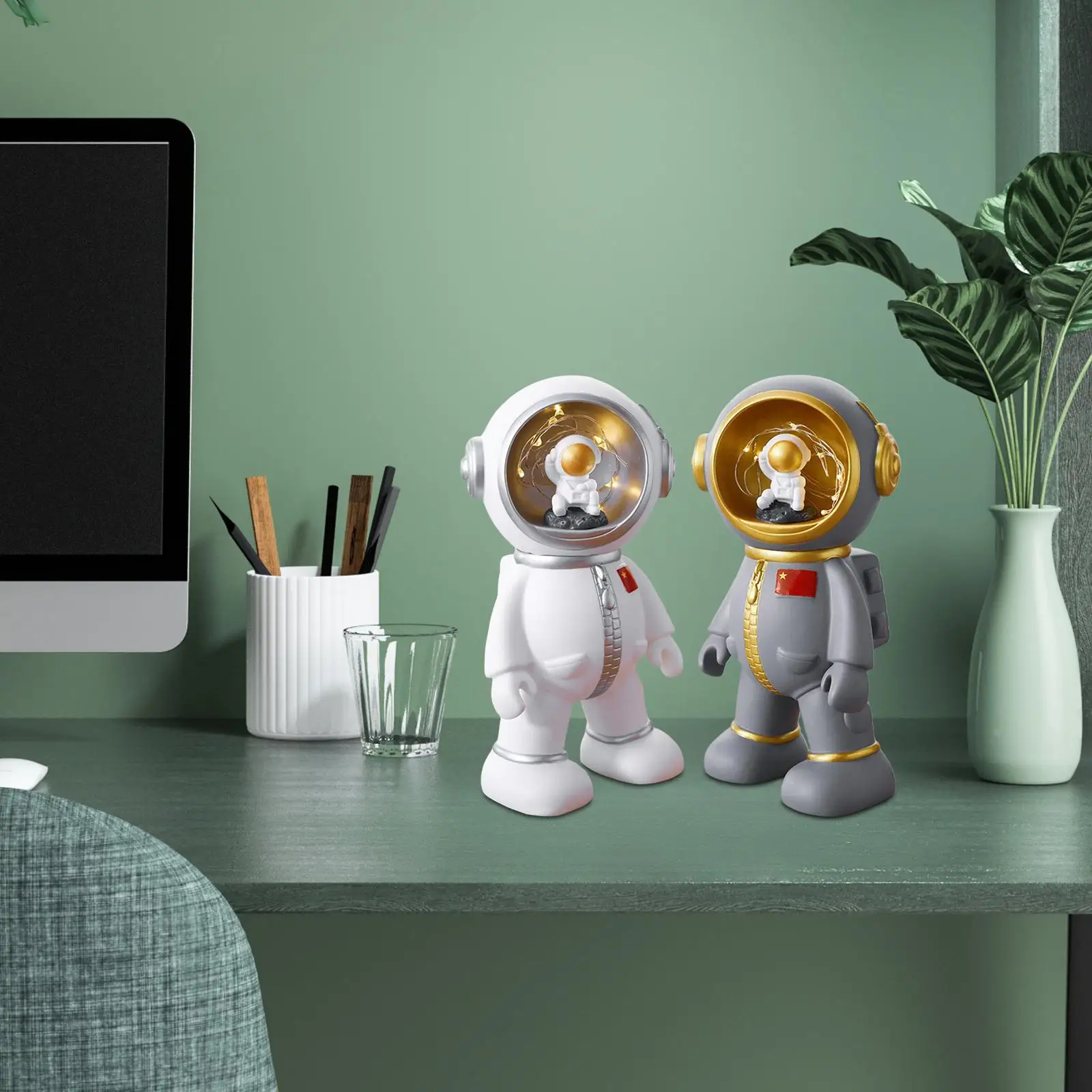 Portable Astronaut Piggy Bank Decorative Ornament Crafts Savings Bank Storage Creative Money Box for Gifts Desktop Birthday
