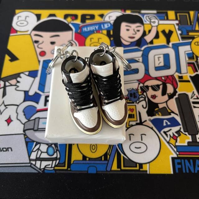 Gift Sneakers Model Keychain with Box - AliExpress