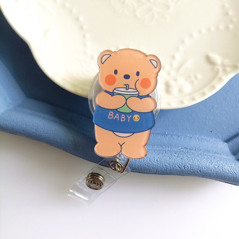 Neues Design, 1-teilig, ausziehbare Krankenschwester-Abzeichenrolle aus Acryl, niedlicher Anime-Häschenbär, Studenten-Namensschild, Ausweishalter, Schlüsselanhänger, Umhängeband – Detail 17