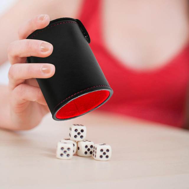 New Double layer Dice Cups Black PU Leather Red Flannel Dice Cup Bar Game Supplies With 5 pcs Dices