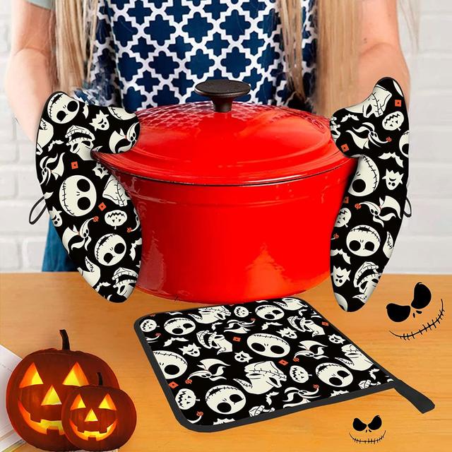 Christmas Gift for Mom Women Nightmare Halloween Kitchen Decorations  Cooking Utensils Set - Wooden Cooking Spoons with Apron Oven Mitt Potholder  